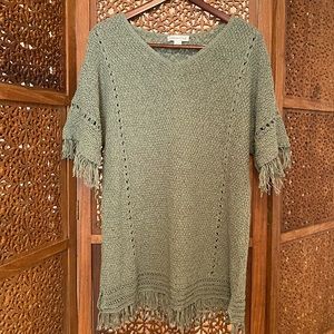 🚺 Coldwater Creek sage short sleeve sweater with fringe